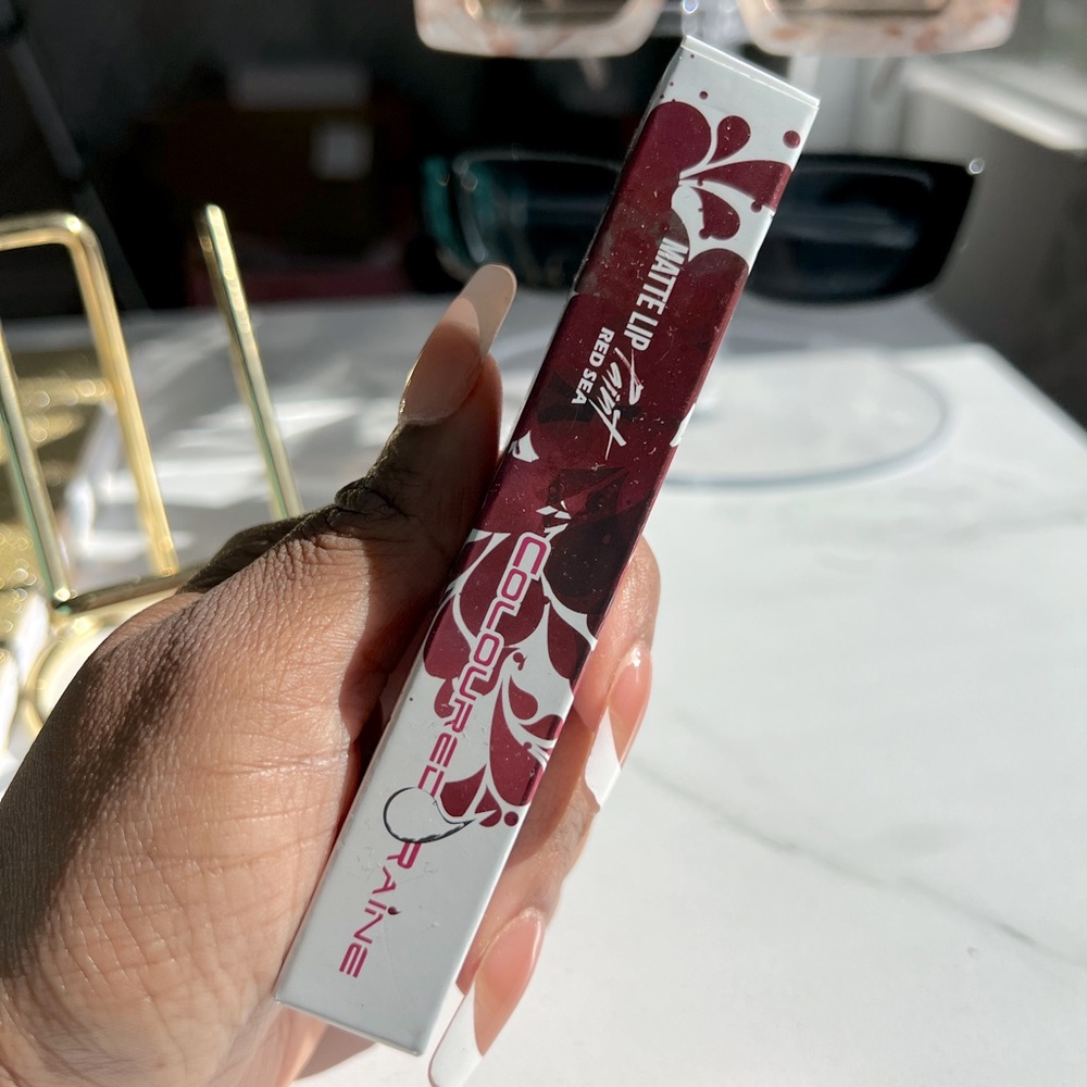 Matte lip paint